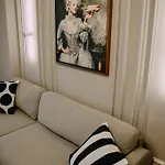 Downtown Unirii Square Apartment *