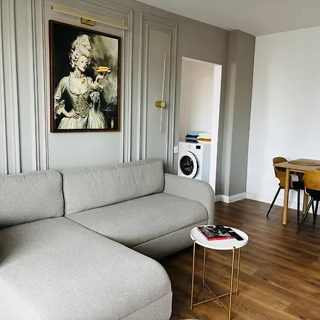 Apartment Downtown Unirii Square