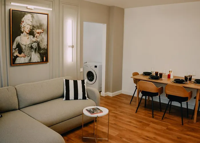 Apartment Downtown Unirii Square